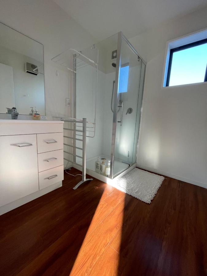 شقة Quiet, New, Sunny Cnzhouse On Upstairs Near Cbd كريستتشيرش المظهر الخارجي الصورة