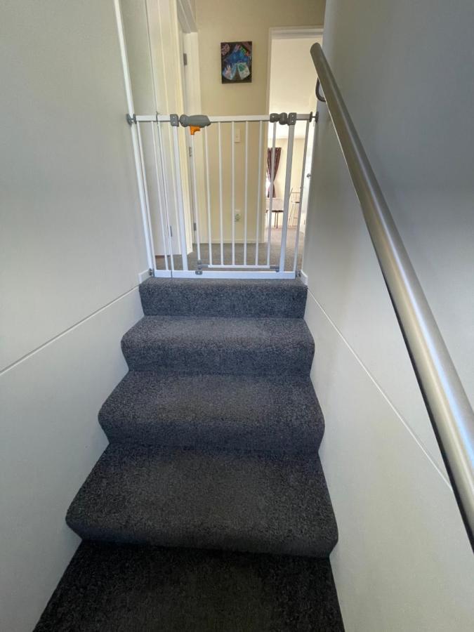 شقة Quiet, New, Sunny Cnzhouse On Upstairs Near Cbd كريستتشيرش المظهر الخارجي الصورة