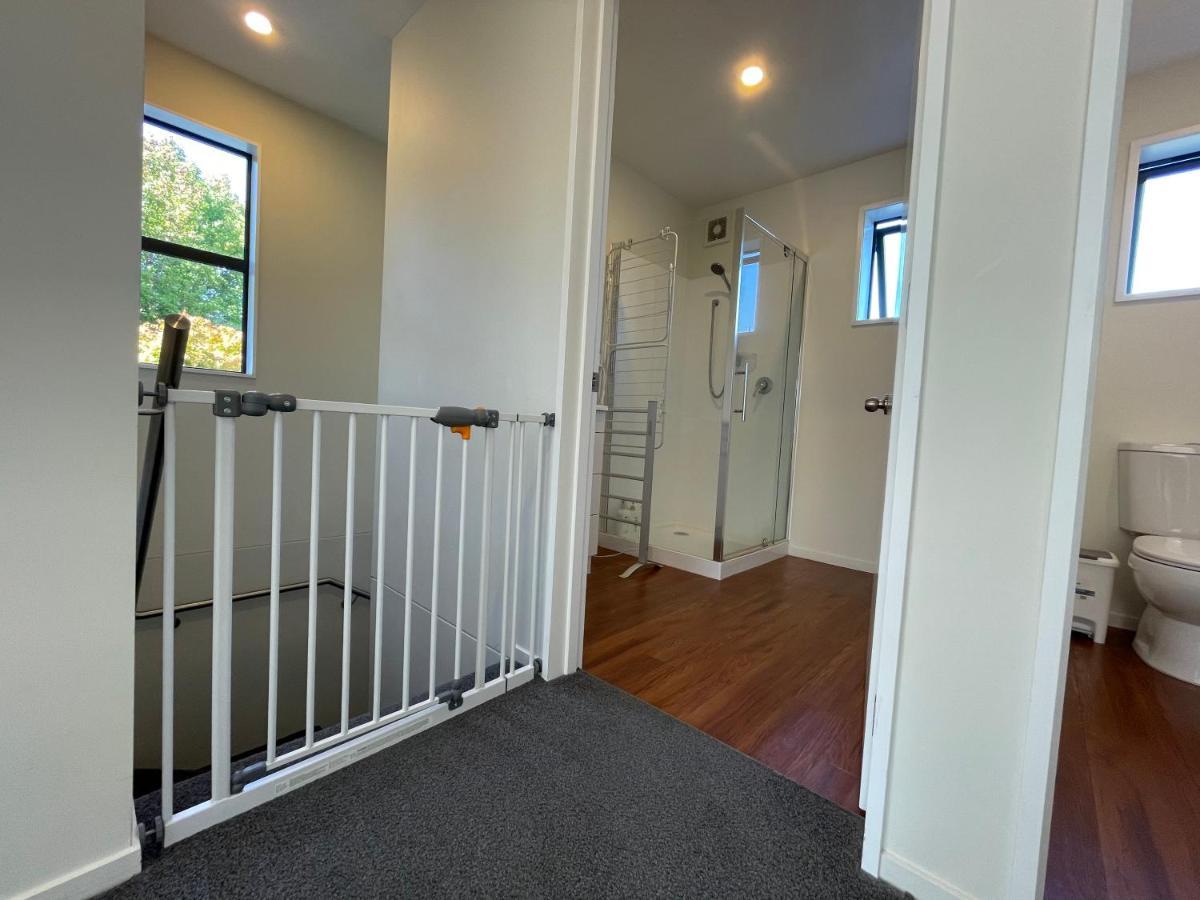 شقة Quiet, New, Sunny Cnzhouse On Upstairs Near Cbd كريستتشيرش المظهر الخارجي الصورة