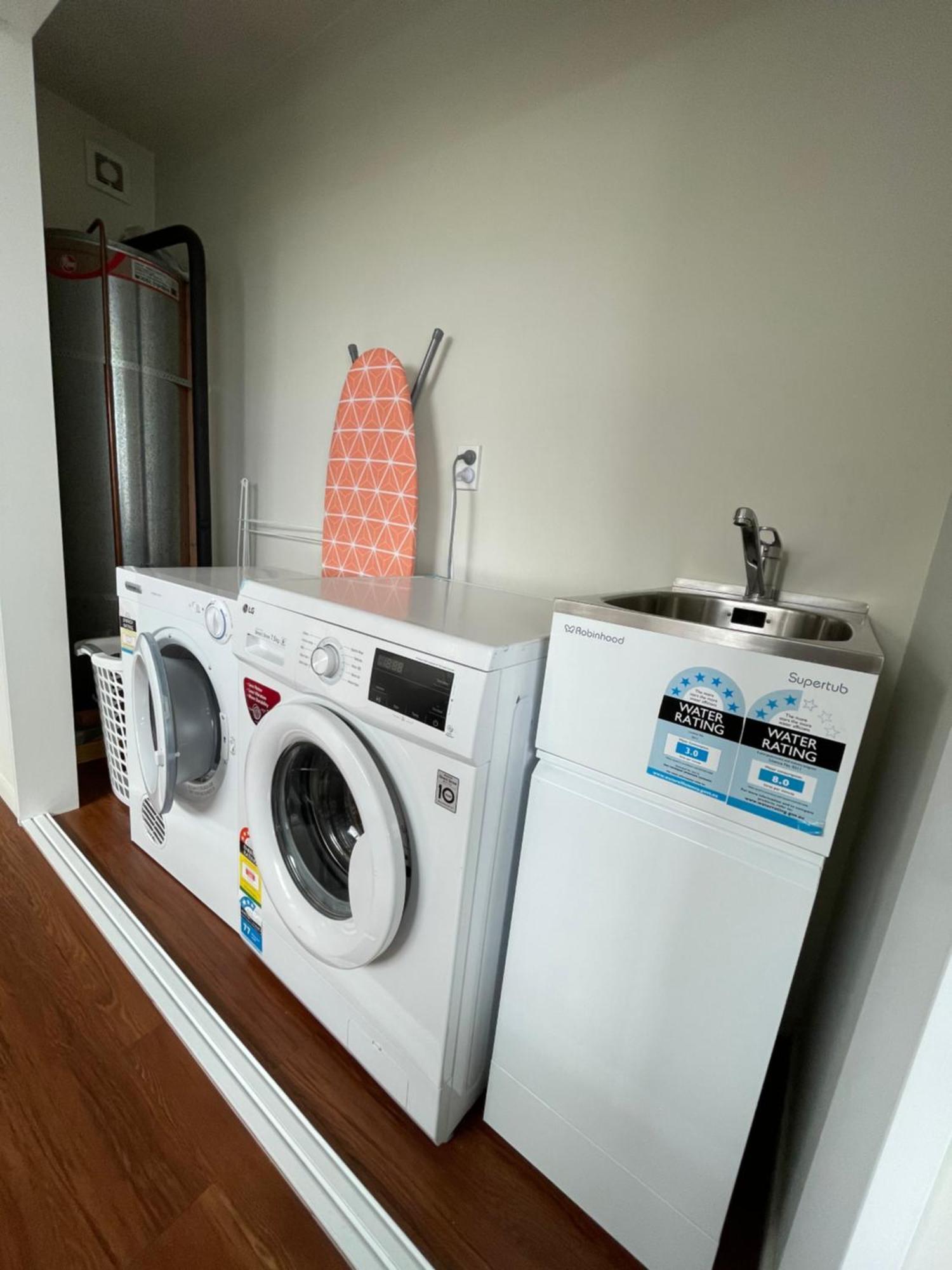 شقة Quiet, New, Sunny Cnzhouse On Upstairs Near Cbd كريستتشيرش المظهر الخارجي الصورة